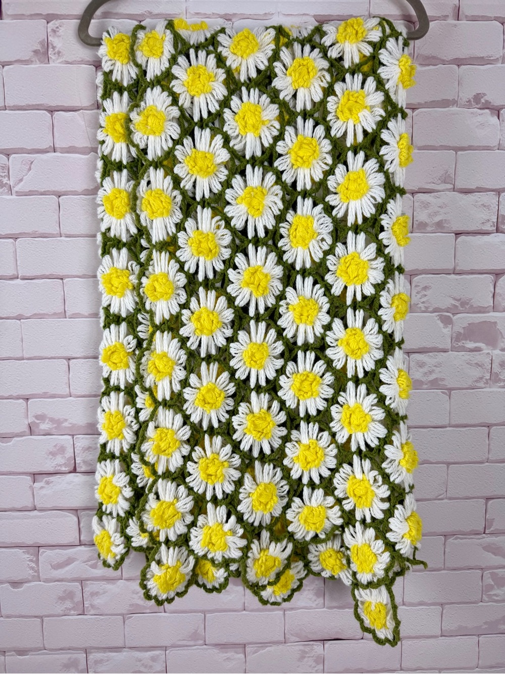 Vintage Handmade White & Yellow Daisy Crochet Throw